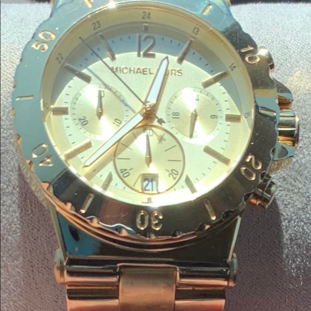 MK Unisex Dylan Gold Tone Dial Yellow Gold